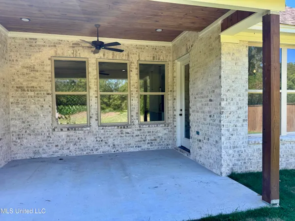 $335,900 | 16 Hedges Plantation Place, Natchez, MS 39120