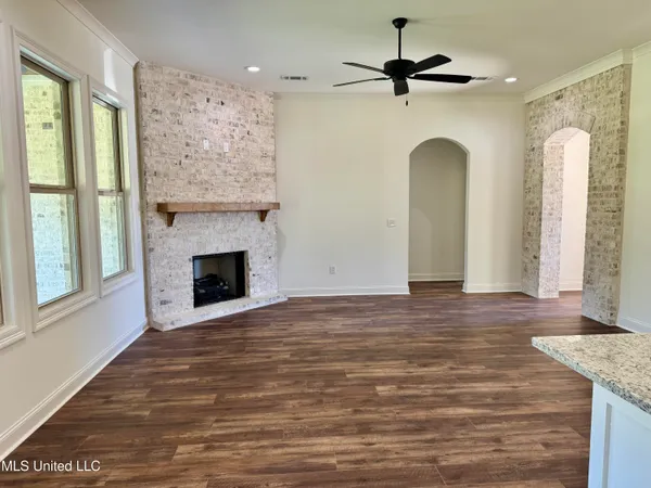 $335,900 | 16 Hedges Plantation Place, Natchez, MS 39120