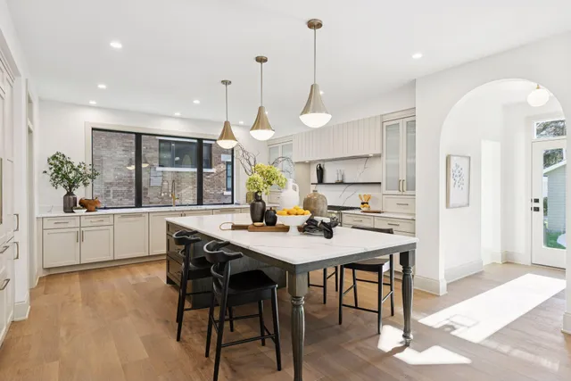 $1,600,000 | 1532 Lincoln Avenue, St. Paul, MN 55105