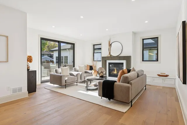 $1,600,000 | 1532 Lincoln Avenue, St. Paul, MN 55105