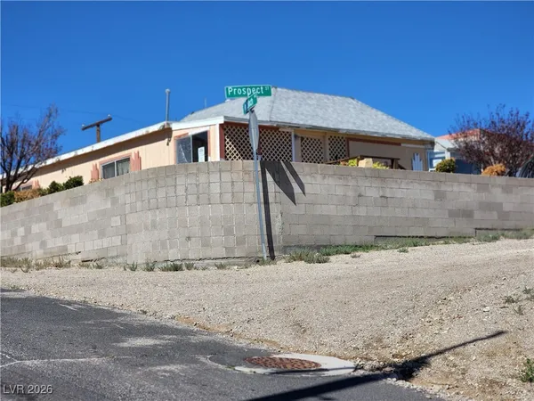 $90,000 | 383 Prospect Street, Tonopah, NV 89049