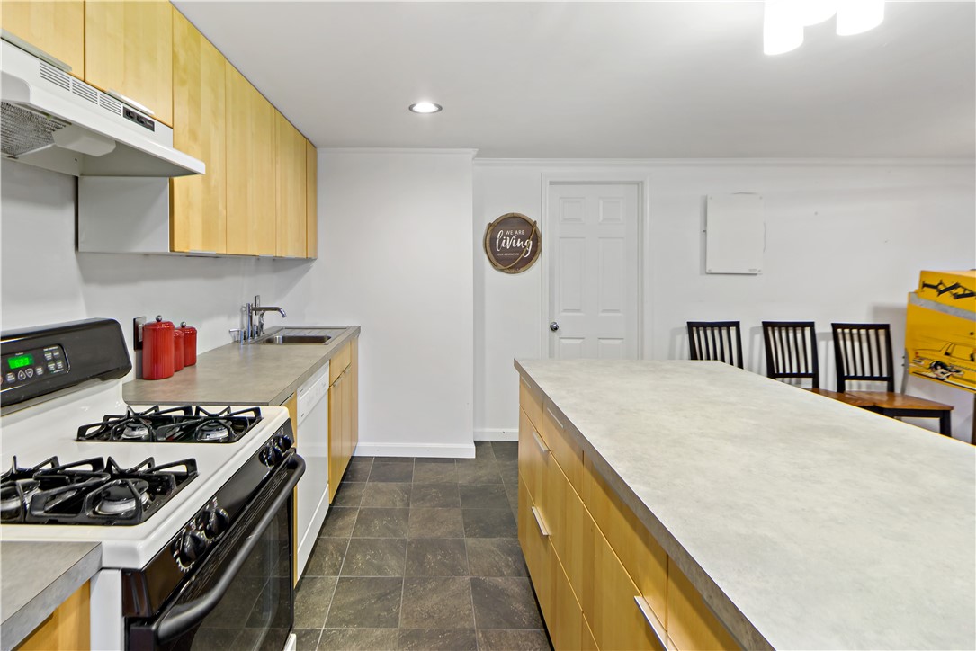 64 Winthrop Road Warwick, RI 02888 - Photo 40 of 45 Gallery Image 40