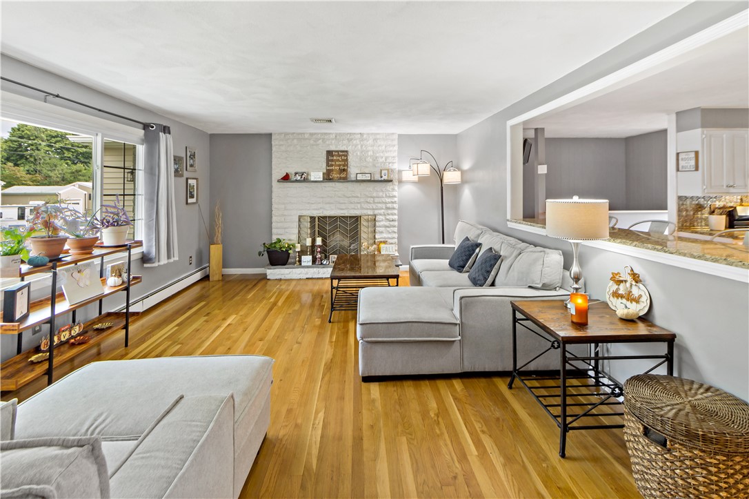 64 Winthrop Road Warwick, RI 02888 - Photo 6 of 45 Gallery Image 6