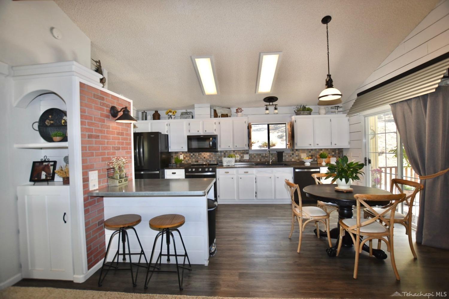 27651 Cummings Valley Road Tehachapi, CA 93561 - Photo 11 of 42 Gallery Image 11