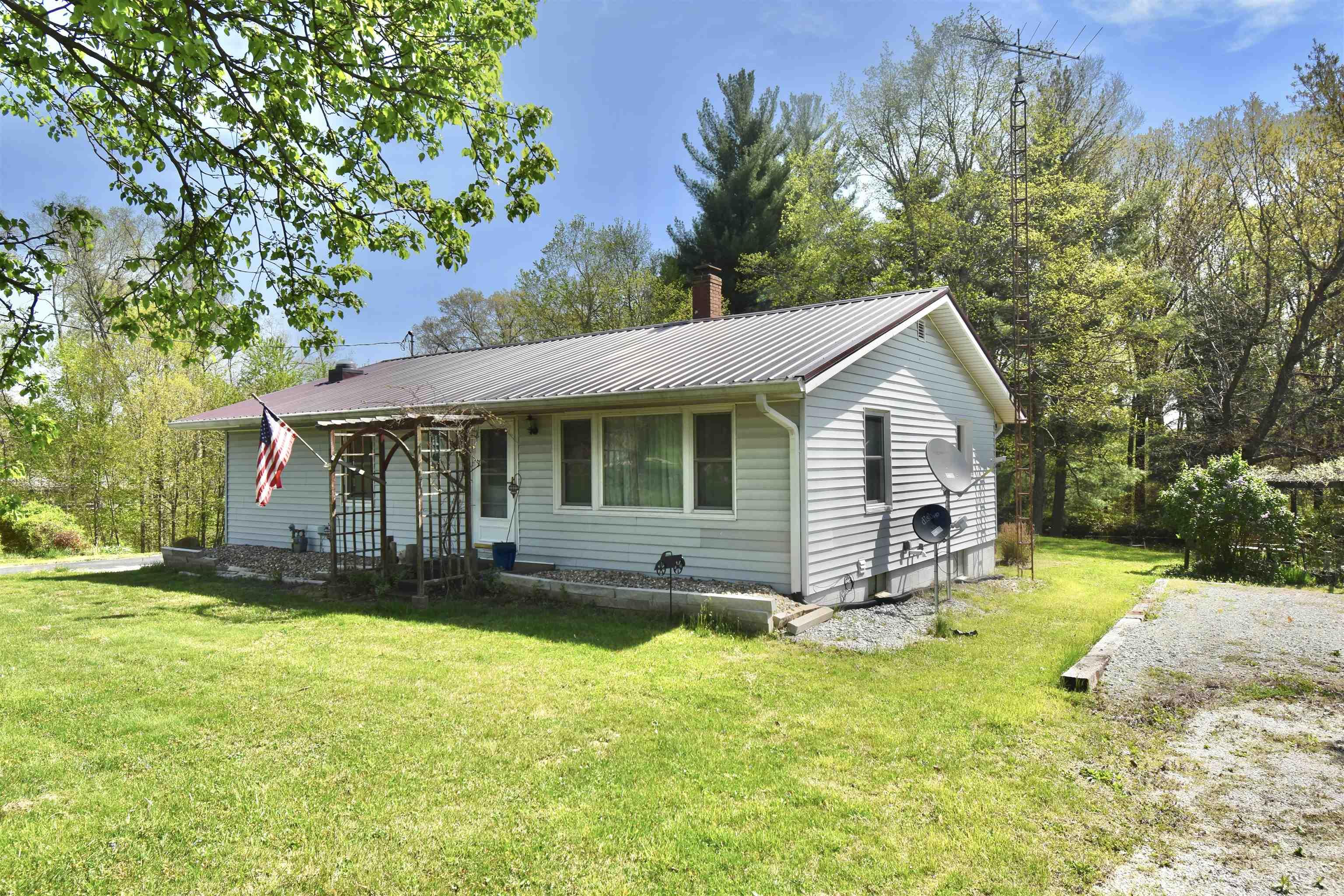543 South Jl Wilson Road Bloomfield, IN 47424 - Photo 1 of 17 Gallery Image 1