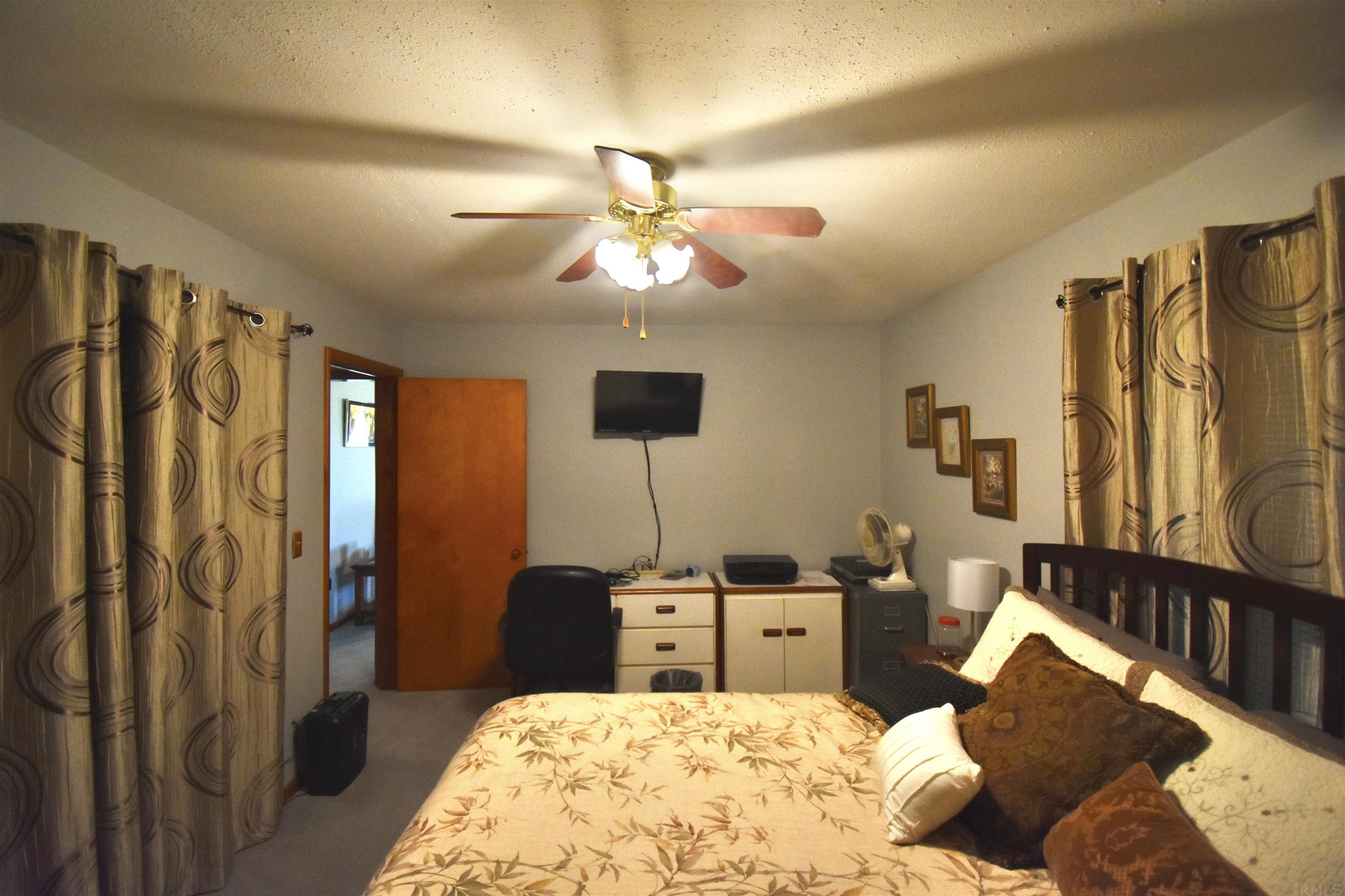 543 South Jl Wilson Road Bloomfield, IN 47424 - Photo 6 of 17 Gallery Image 6
