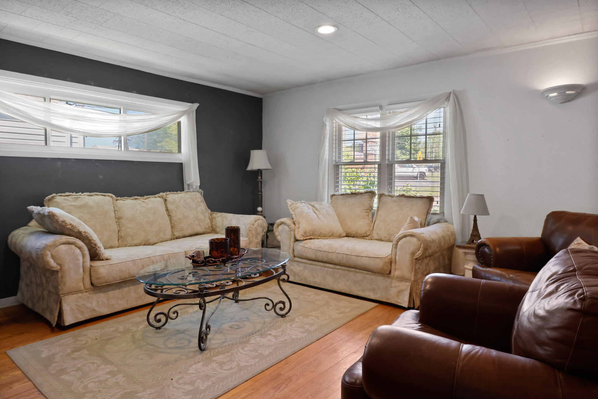 611 Roosevelt Road Valparaiso, IN 46383 - Photo 6 of 23 2048x1367