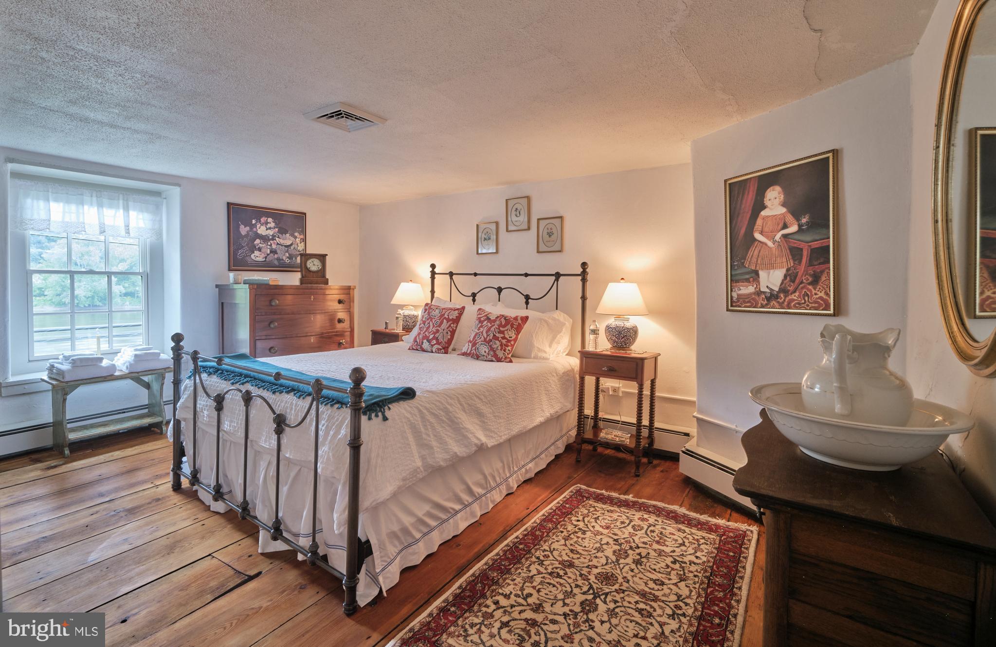 1636 River Road Upper Black Eddy, PA 18972 - Photo 18 of 57 Guest Room #2