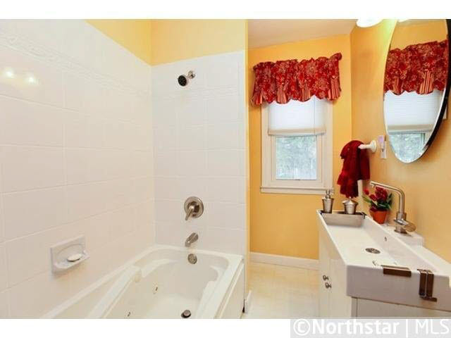328 Mission Road West Bloomington, MN 55420 - Photo 5 of 14 Gallery Image 5