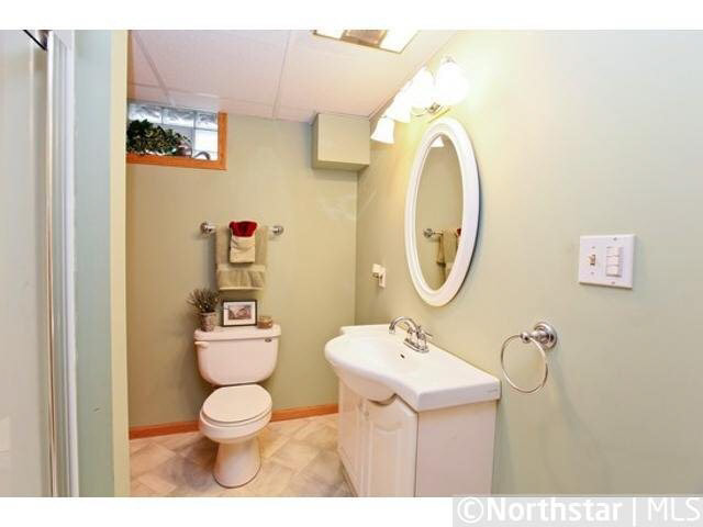 328 Mission Road West Bloomington, MN 55420 - Photo 9 of 14 Gallery Image 9