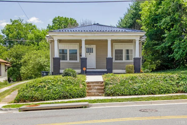 $215,000 | 1830 Memorial Avenue, Lynchburg, VA 24501