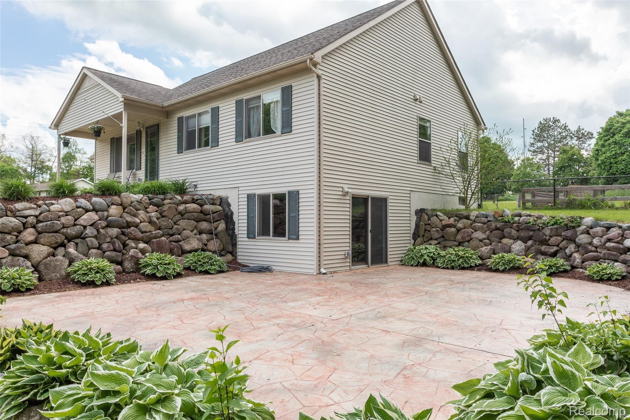 2934 Pingree Road Howell, MI 48843 - Photo 4 of 33 244A8094.jpg