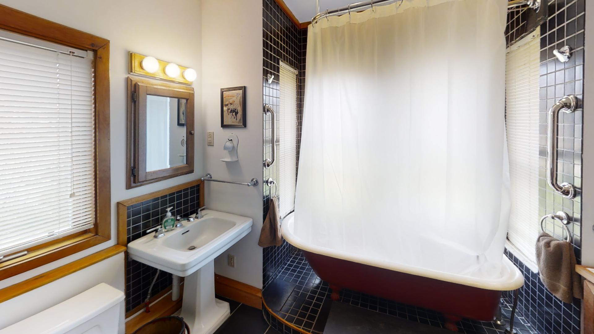 36 River Road Cushing, ME 04563 - Photo 9 of 28 36-River-Road-Cushing-Bathroom