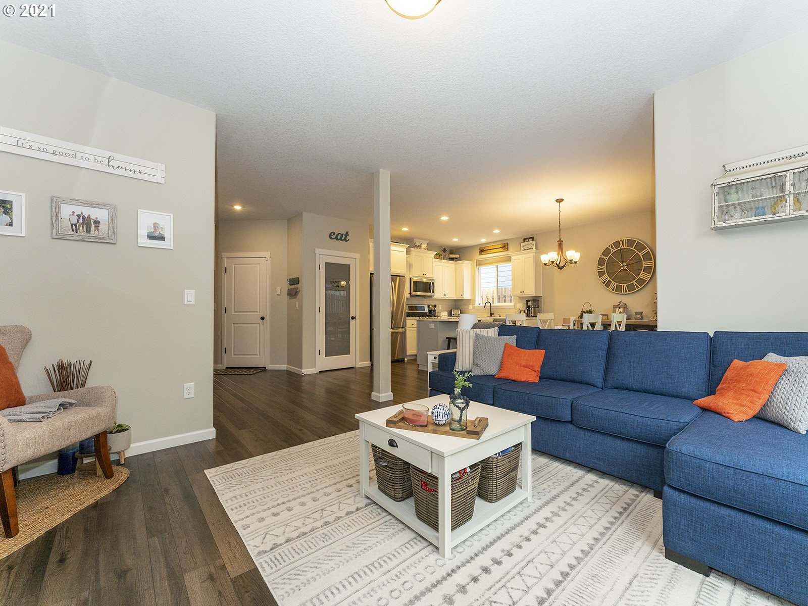 2813 Southeast Baker Avenue Gresham, OR 97080 - Photo 5 of 32 a living room with a couch and a table