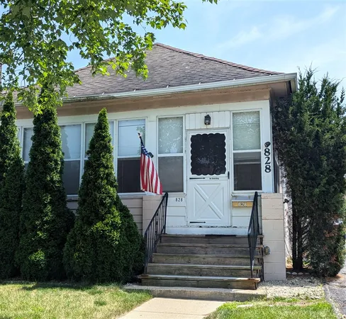 $168,000 | 828 Lewis Avenue, St. Joseph, MI 49085