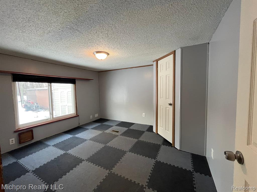 5739 5 Lakes Road North Branch, MI 48461 - Photo 14 of 36