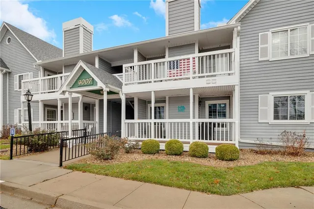 $150,000 | 4007 South Crysler Avenue, Unit 8, Independence, MO 64055