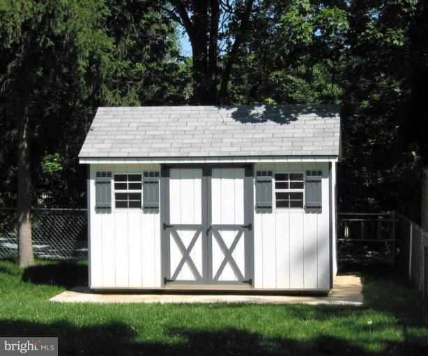 402 Baltimore Road Rockville, MD 20850 - Photo 3 of 30 Shed