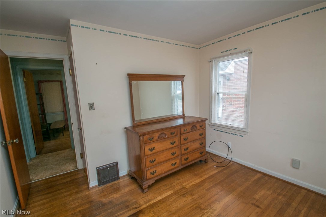 1524 Maplegrove Road Cleveland, OH 44121 - Photo 7 of 19
