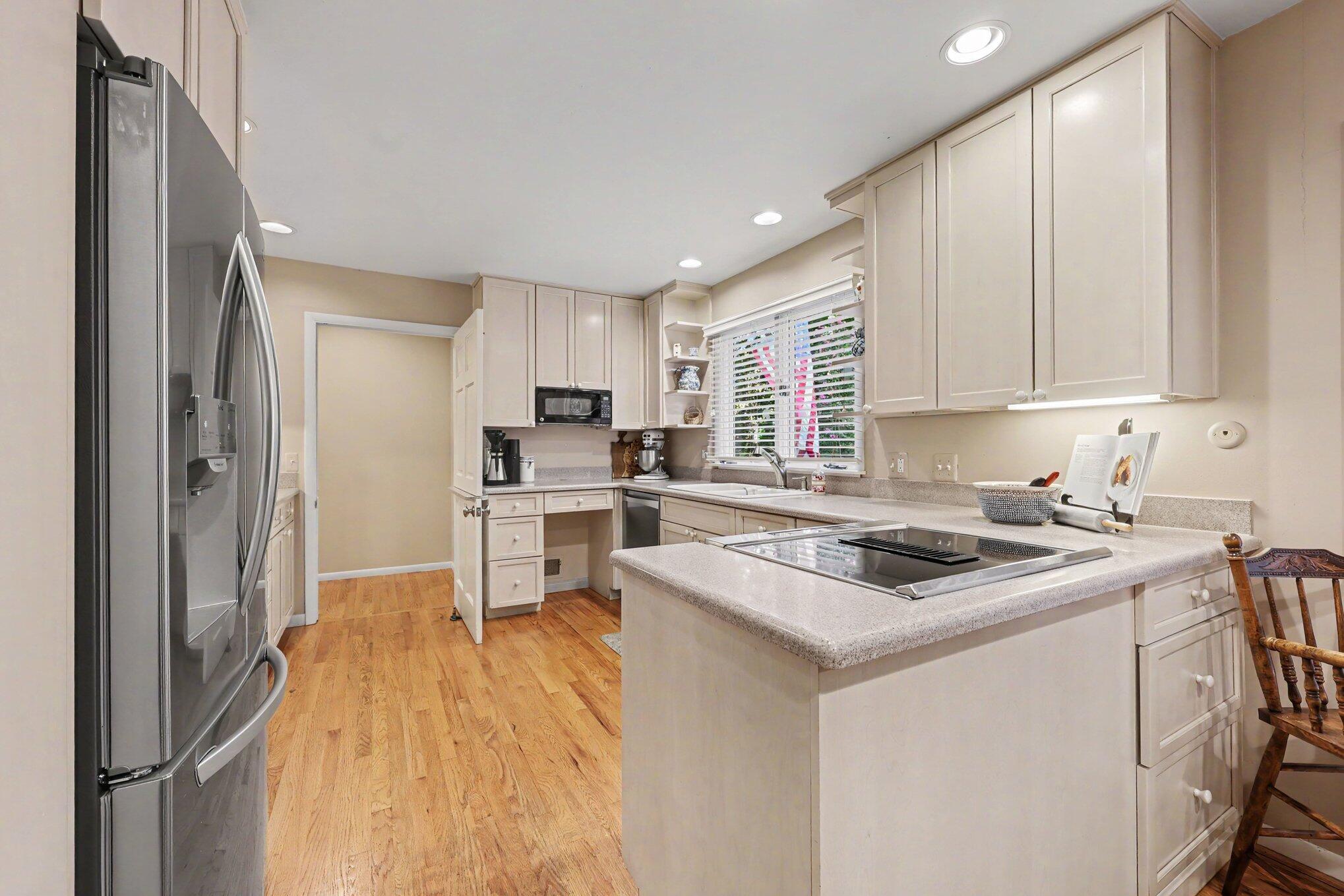 2514 Hawthorne Road Ann Arbor, MI 48104 - Photo 23 of 86 017_file_3446
