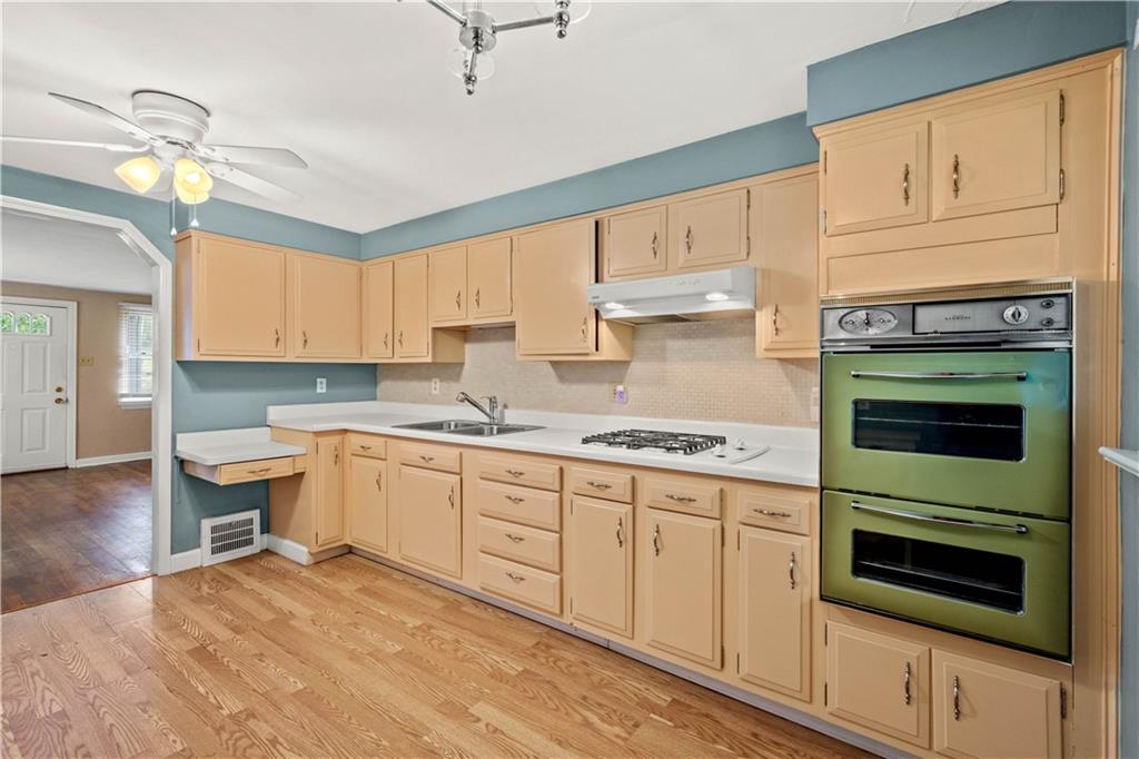 2134 Swallow Hill Road Pittsburgh, PA 15220 - Photo 12 of 25 Gallery Image 12