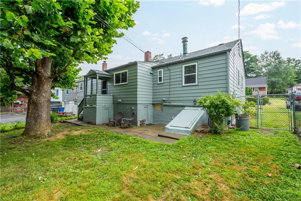 2134 Swallow Hill Road Pittsburgh, PA 15220 - Photo 4 of 25 Gallery Image 4