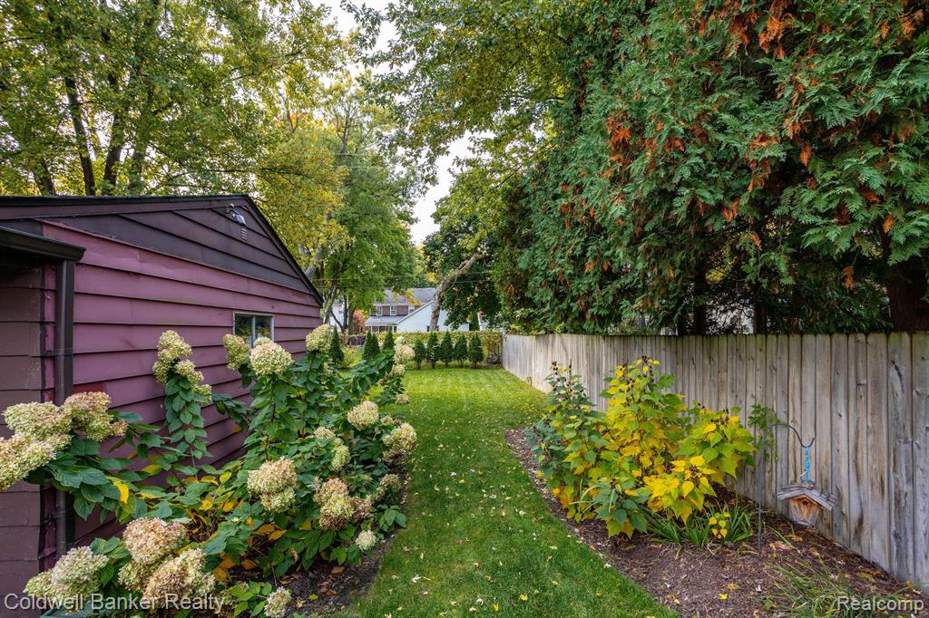 621 Washington Road Grosse Pointe, MI 48230 - Photo 38 of 46