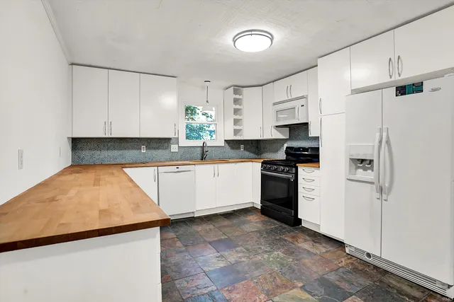 $379,900 | 2612 East Dekist Street, Bloomington, IN 47408