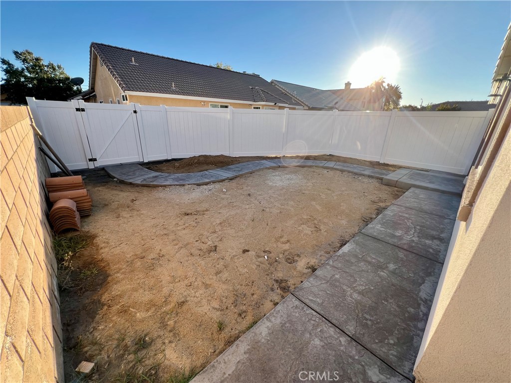 1133 Geraldine Avenue East, Unit B Lancaster, CA 93535 - Photo 20 of 27 a view of a terrace