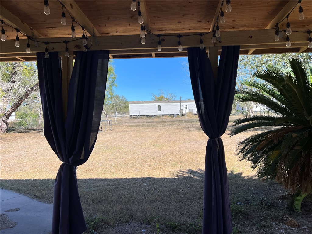 24748 County Road 350 Mathis, TX 78368 - Photo 11 of 16 a close up of a shower