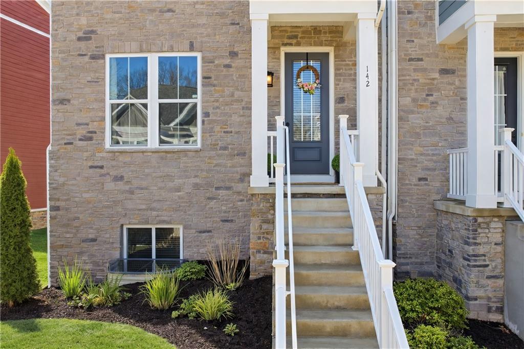 142 Seneca Place Mars, PA 16046 - Photo 4 of 50