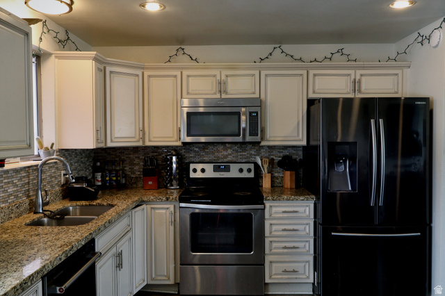 8172 Bowler Circle Magna, UT 84044 - Photo 3 of 15