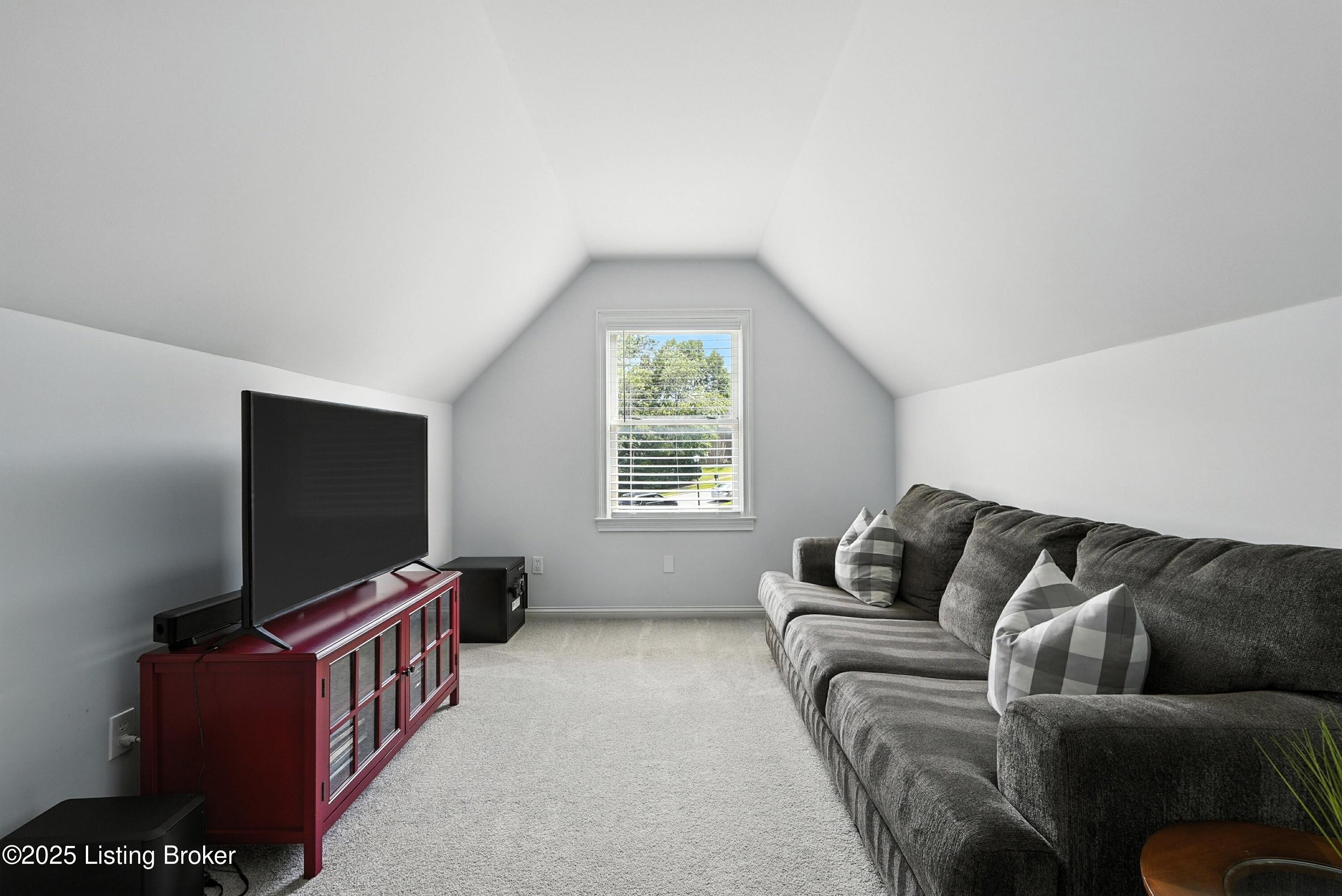 12512 Kirkham Road Louisville, KY 40299 - Photo 36 of 61 12512kirkham_louisvillerealestatemedia_1
