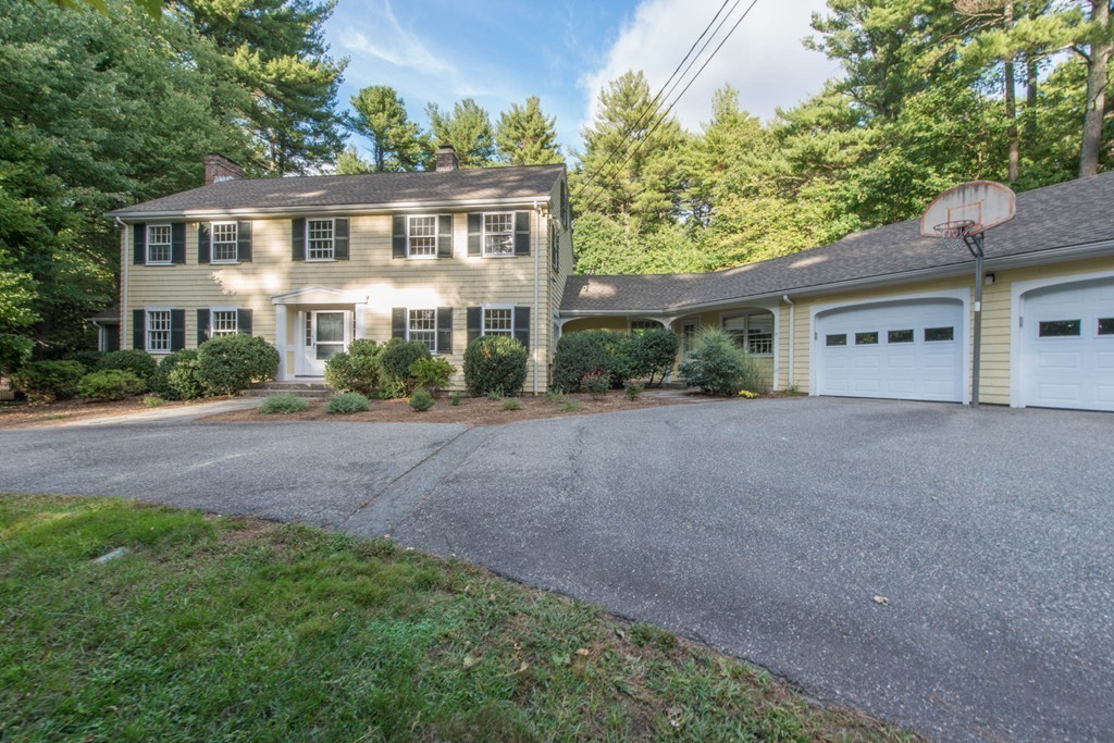 22 Bradford Road Weston, MA 02493 - Photo 4 of 30