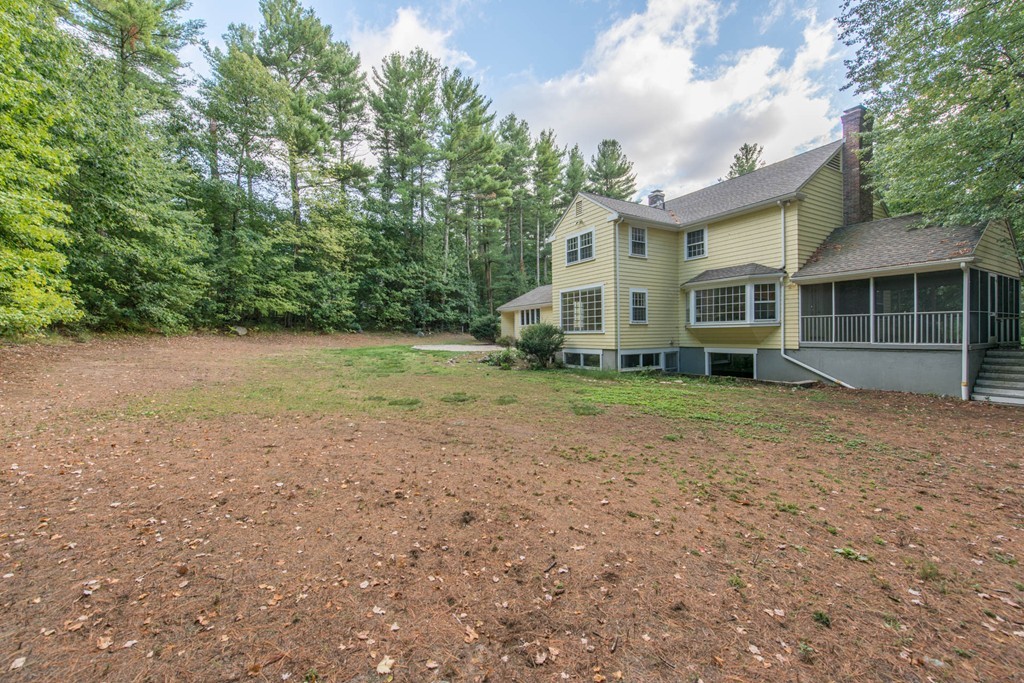 22 Bradford Road Weston, MA 02493 - Photo 8 of 30