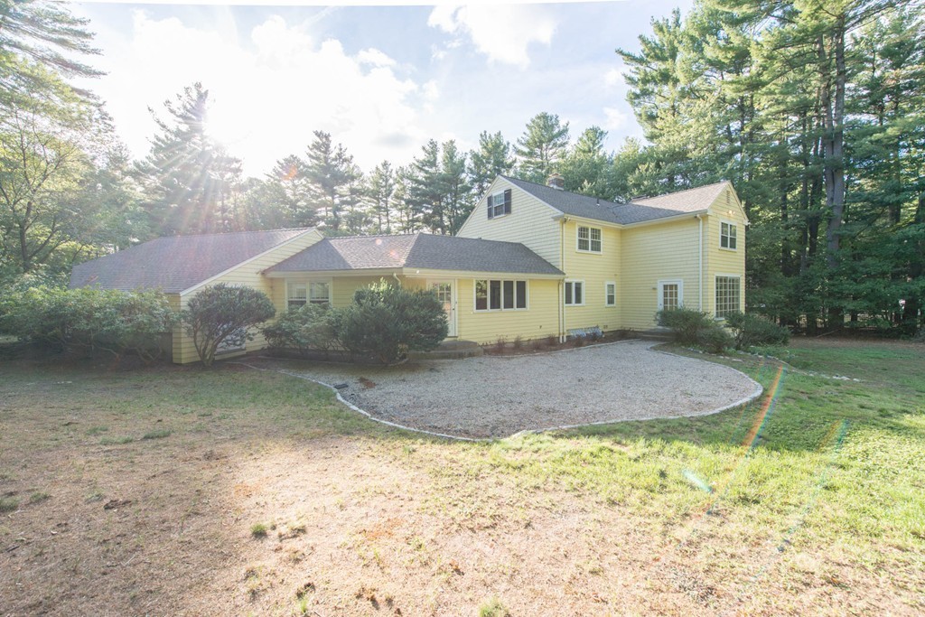 22 Bradford Road Weston, MA 02493 - Photo 10 of 30