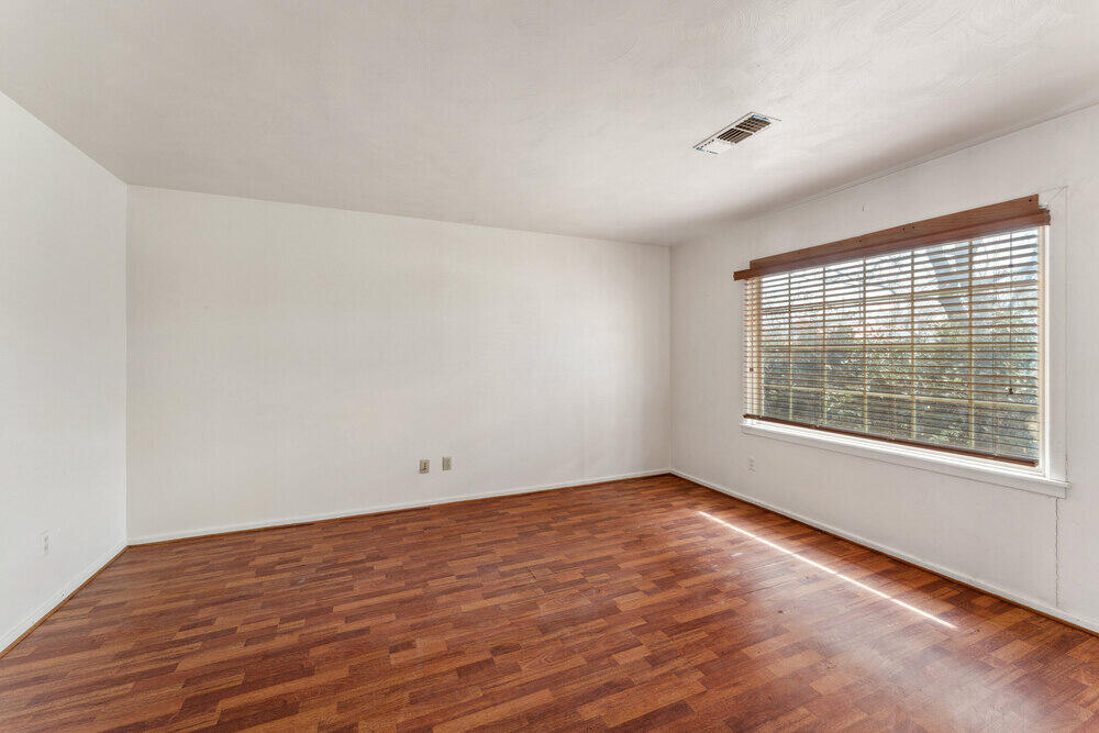 1618 56th Street Lubbock, TX 79412 - Photo 13 of 26 LowRes_56th_111