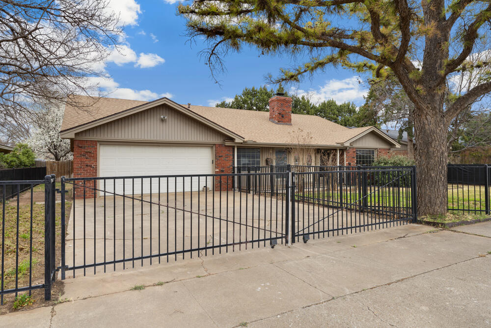 1618 56th Street Lubbock, TX 79412 - Photo 2 of 26 LowRes_56th_101
