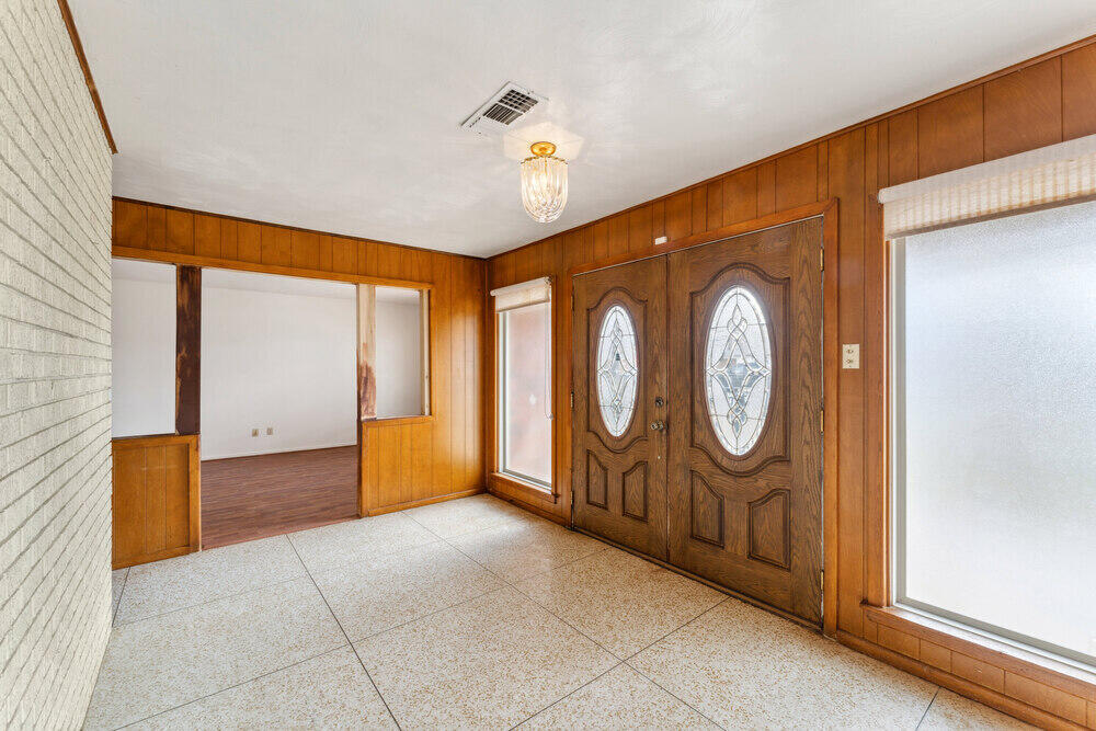 1618 56th Street Lubbock, TX 79412 - Photo 3 of 26 LowRes_56th_103