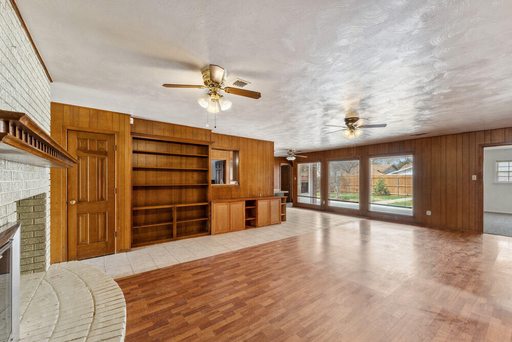 1618 56th Street Lubbock, TX 79412 - Photo 5 of 26 LowRes_56th_105