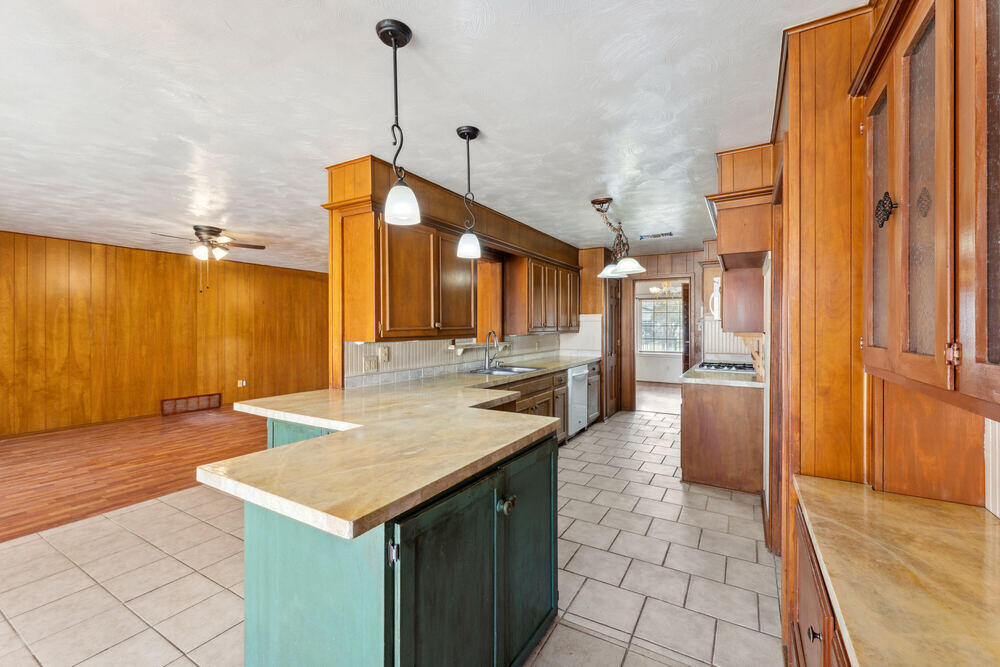 1618 56th Street Lubbock, TX 79412 - Photo 8 of 26 LowRes_56th_107