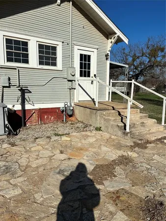 $205,000 | 109 West Street, Bangs, TX 76823