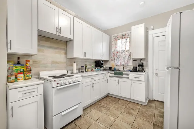 $389,900 | 214-216 North Hickory Street, Joliet, IL 60435