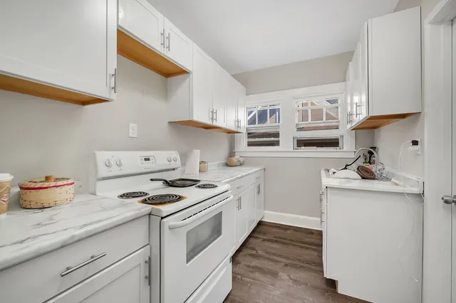 $389,900 | 214-216 North Hickory Street, Joliet, IL 60435