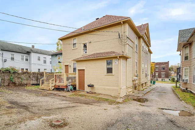 $389,900 | 214-216 North Hickory Street, Joliet, IL 60435