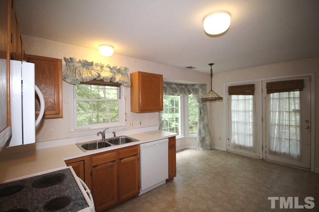 9713 Talman Court Raleigh, NC 27615 - Photo 12 of 25 Gallery Image 12