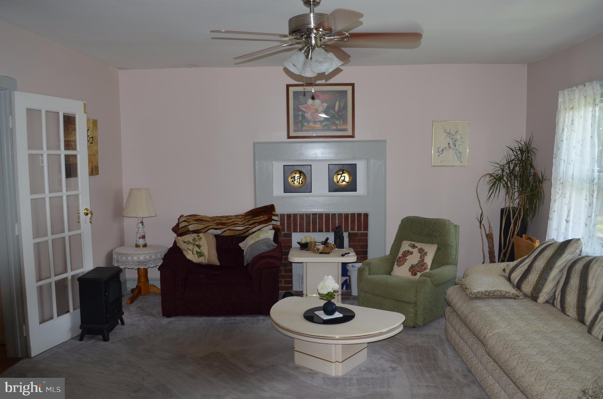 24060 Maddox Road Chaptico, MD 20621 - Photo 10 of 28 Living Room