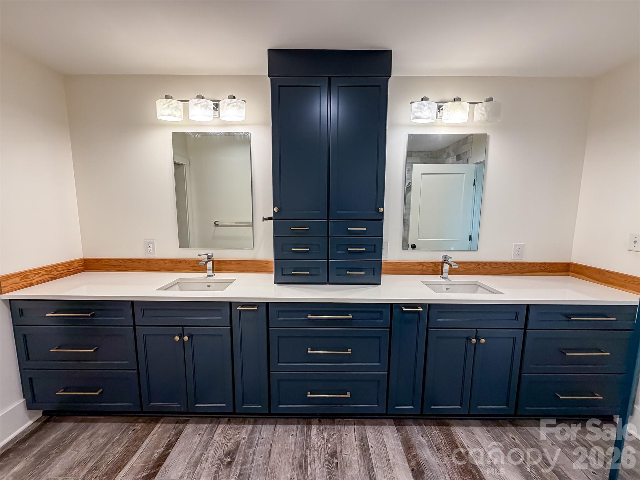 85 20th Avenue Northwest Hickory, NC 28601 - Photo 30 of 47 a bathroom with a sink vanity and mirror