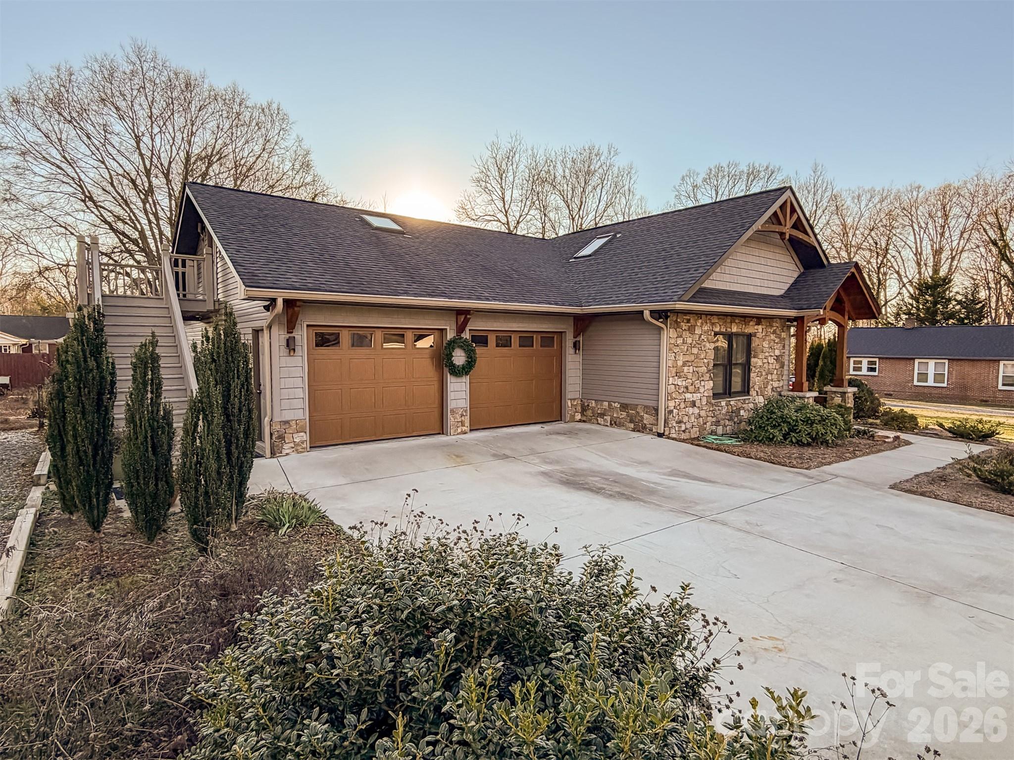 85 20th Avenue Northwest Hickory, NC 28601 - Photo 39 of 47 a front view of a house with a yard