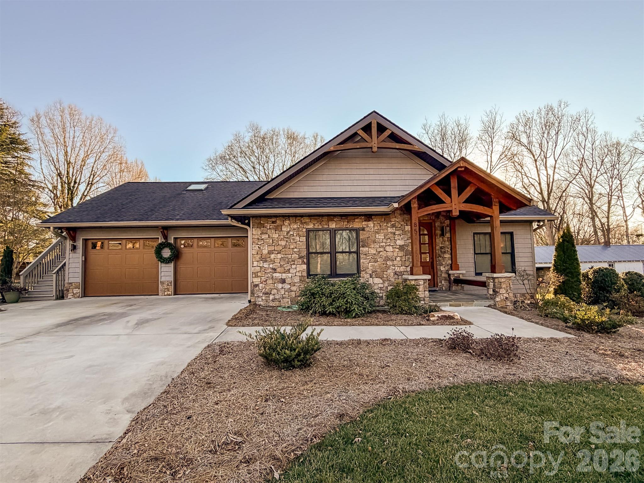 85 20th Avenue Northwest Hickory, NC 28601 - Photo 46 of 47 a front view of a house with garden